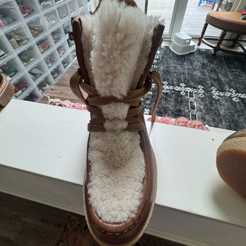Cozy Brown Shearling Women's Boots - Picture 5 of 6